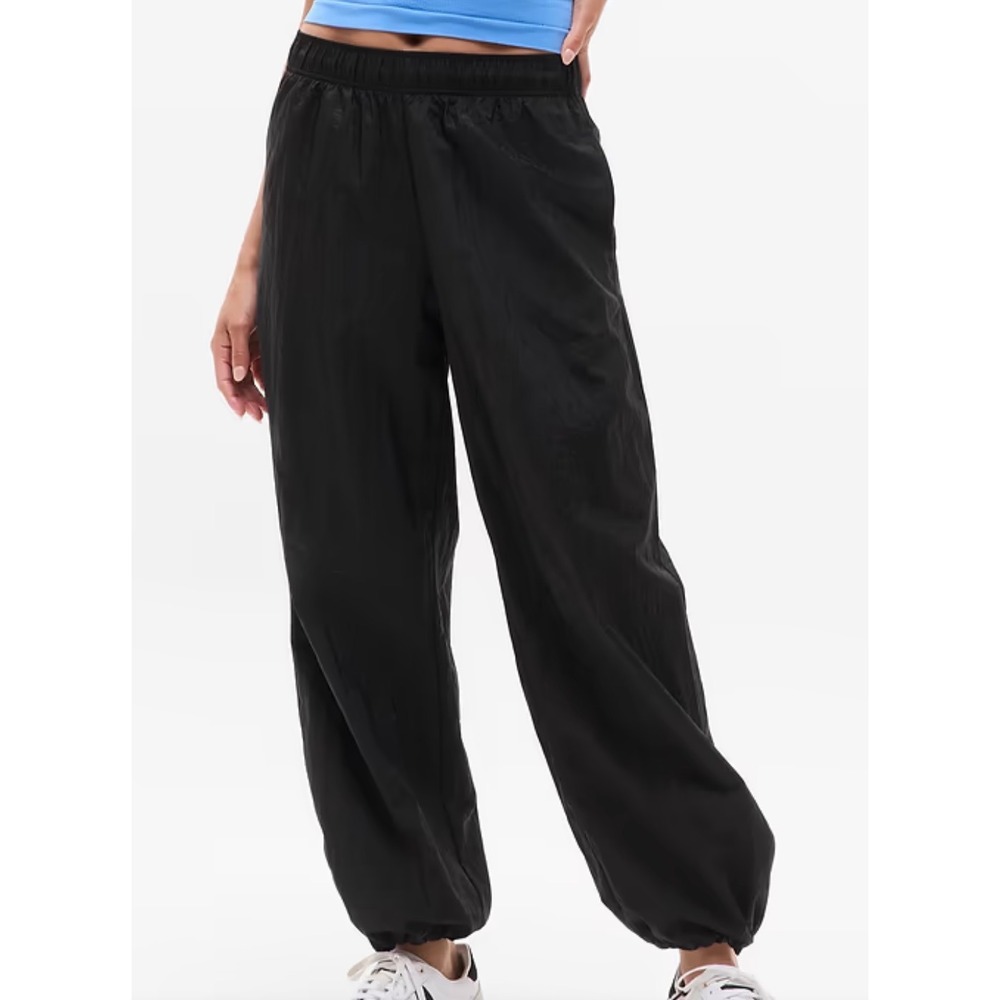 Athleta Womens Black Nylon Bungee Hem Jogger Pants Size Medium Front Zip Pockets